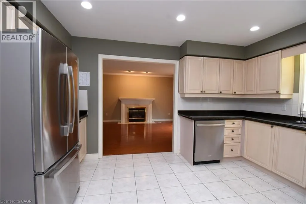 715 BATEMAN Court