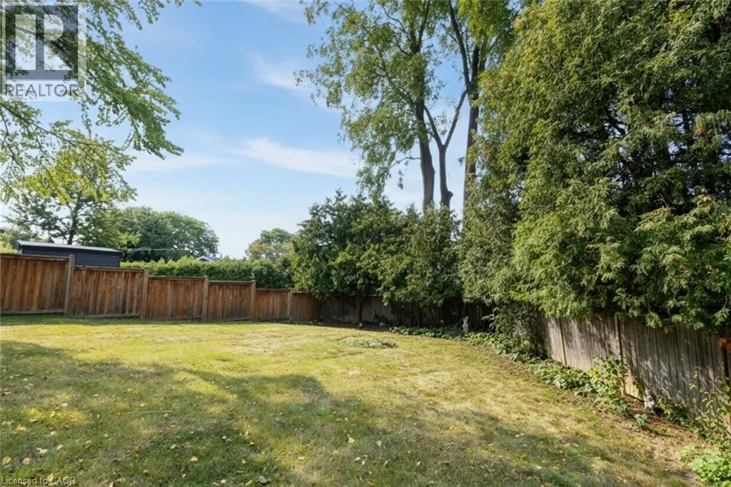 715 BATEMAN Court