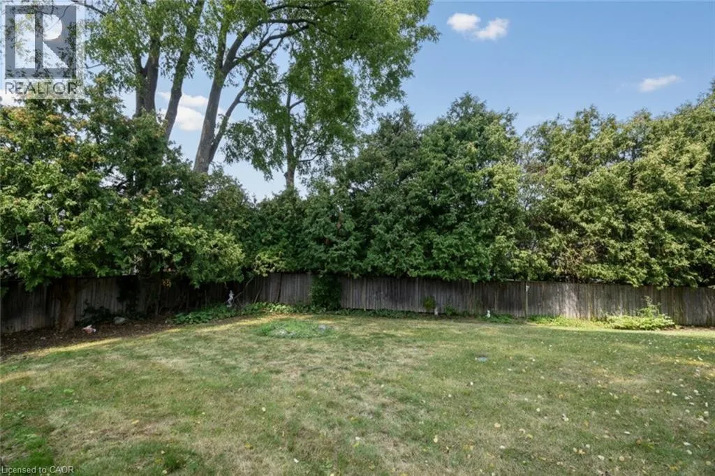 715 BATEMAN Court