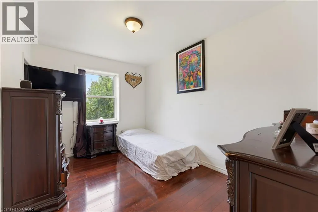 551 UPPER SHERMAN Avenue