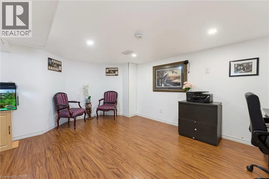 551 UPPER SHERMAN Avenue