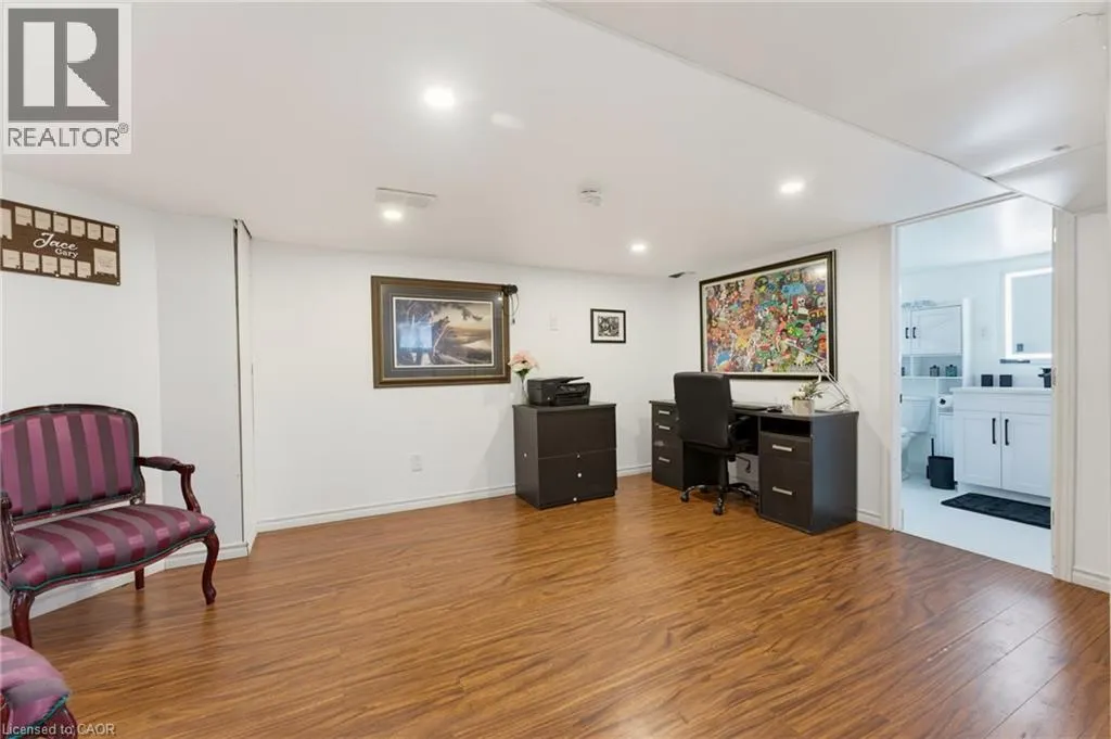551 UPPER SHERMAN Avenue