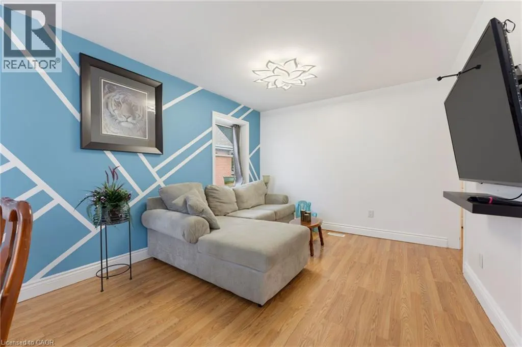 551 UPPER SHERMAN Avenue