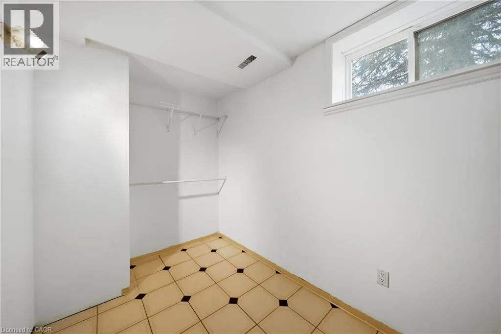 335 YORK Road