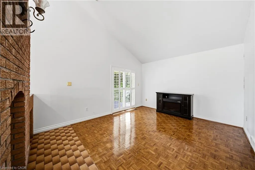 335 YORK Road