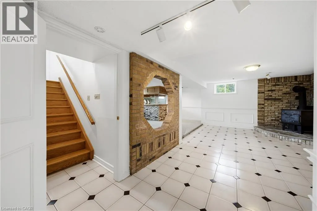 335 YORK Road