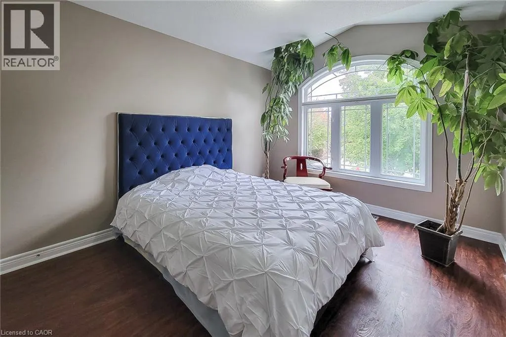 214 CLOVERLEAF Drive