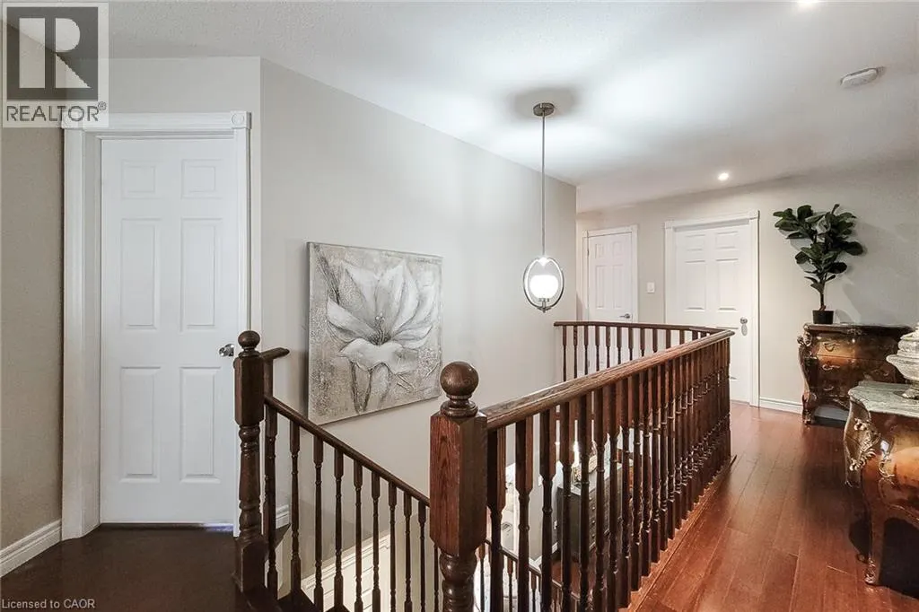 214 CLOVERLEAF Drive