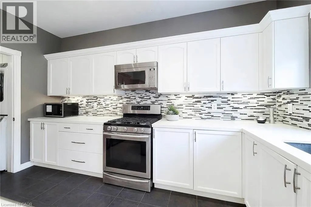 214 CLOVERLEAF Drive