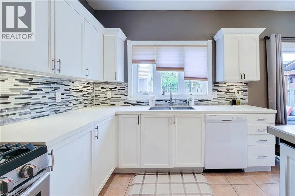 214 CLOVERLEAF Drive