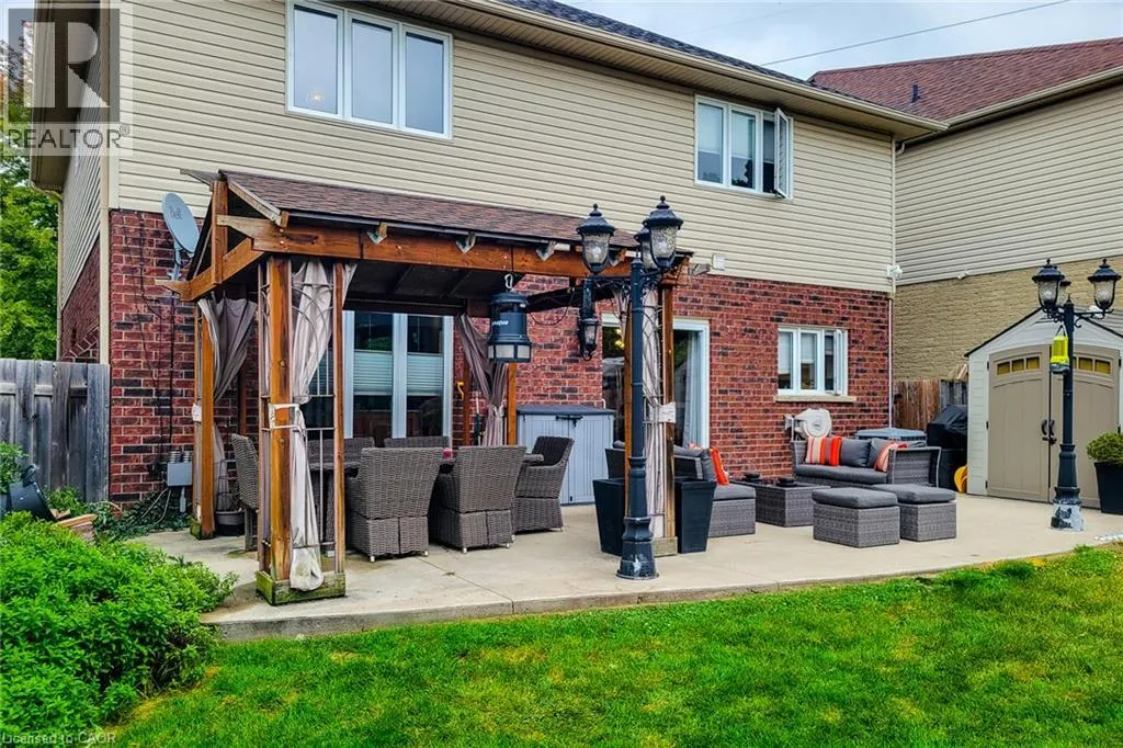 214 CLOVERLEAF Drive