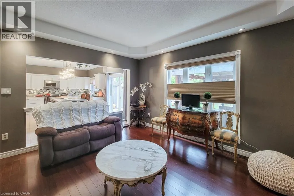 214 CLOVERLEAF Drive