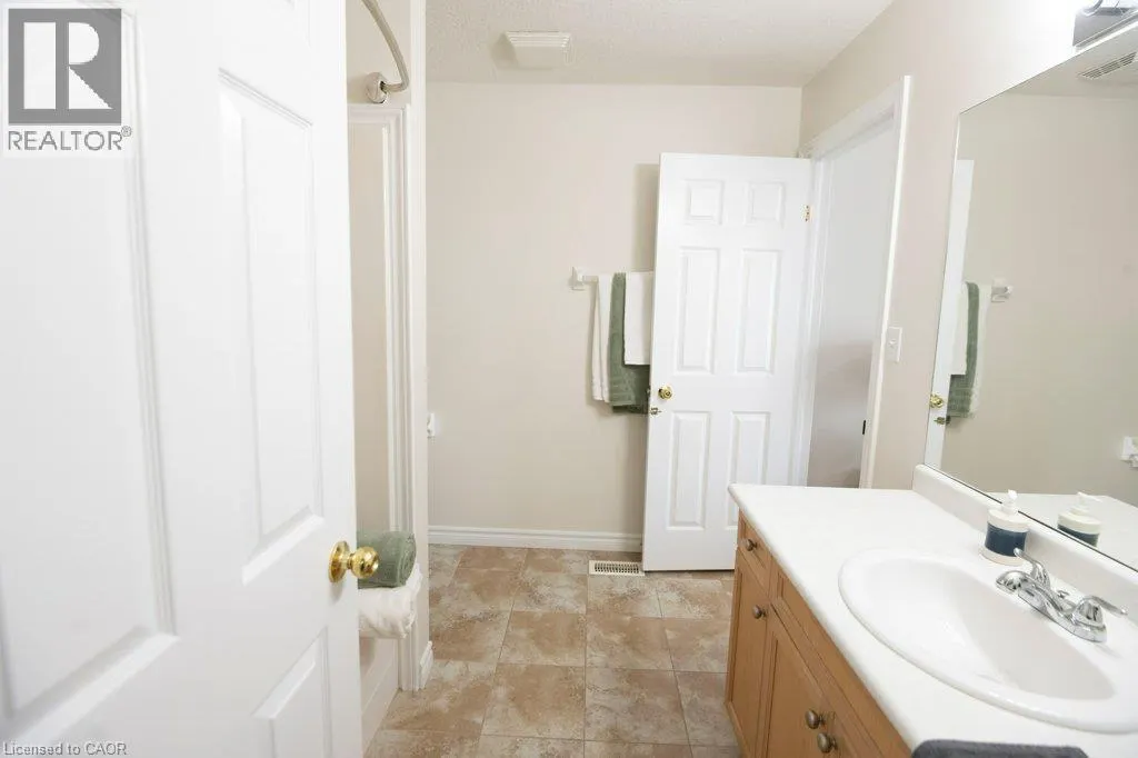 975 STRASBURG Road Unit# 3 #3