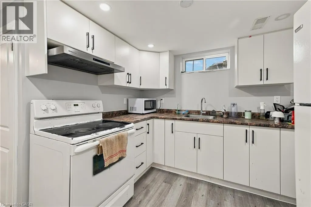 56 ASHBURY Avenue