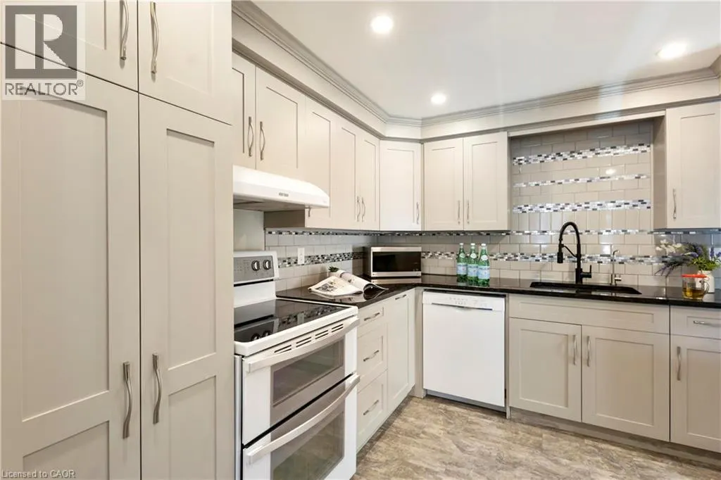 475 BEECHWOOD Drive Unit# 4 #4