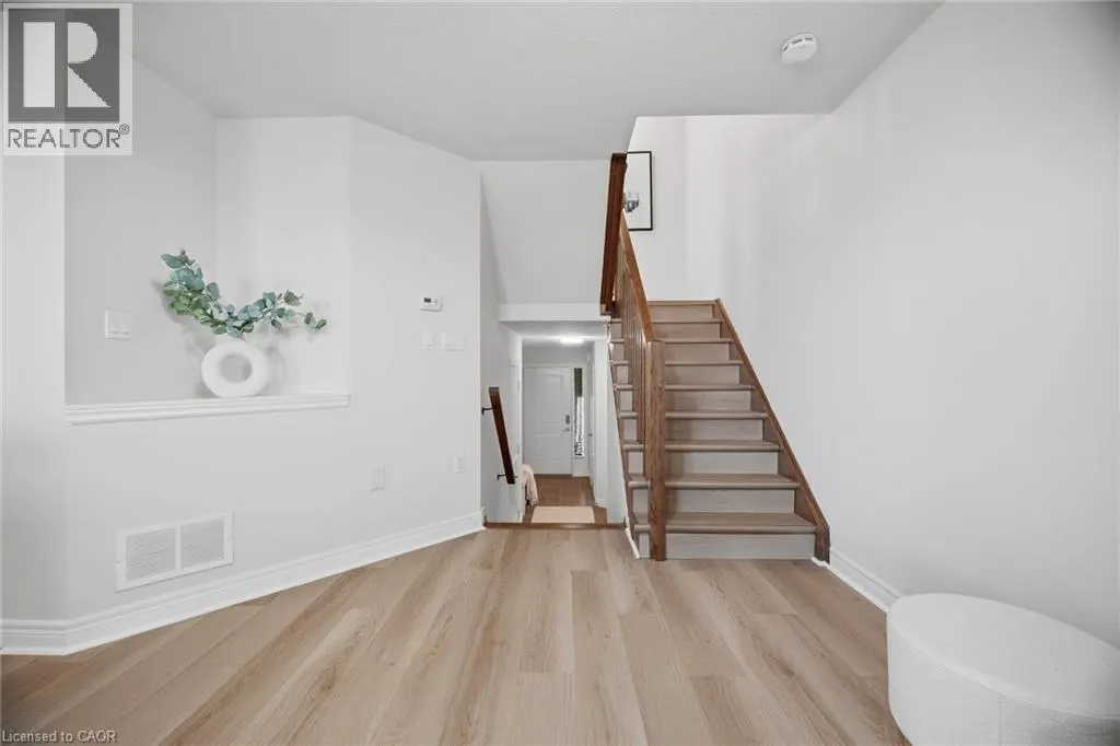 98 BLOOM Crescent