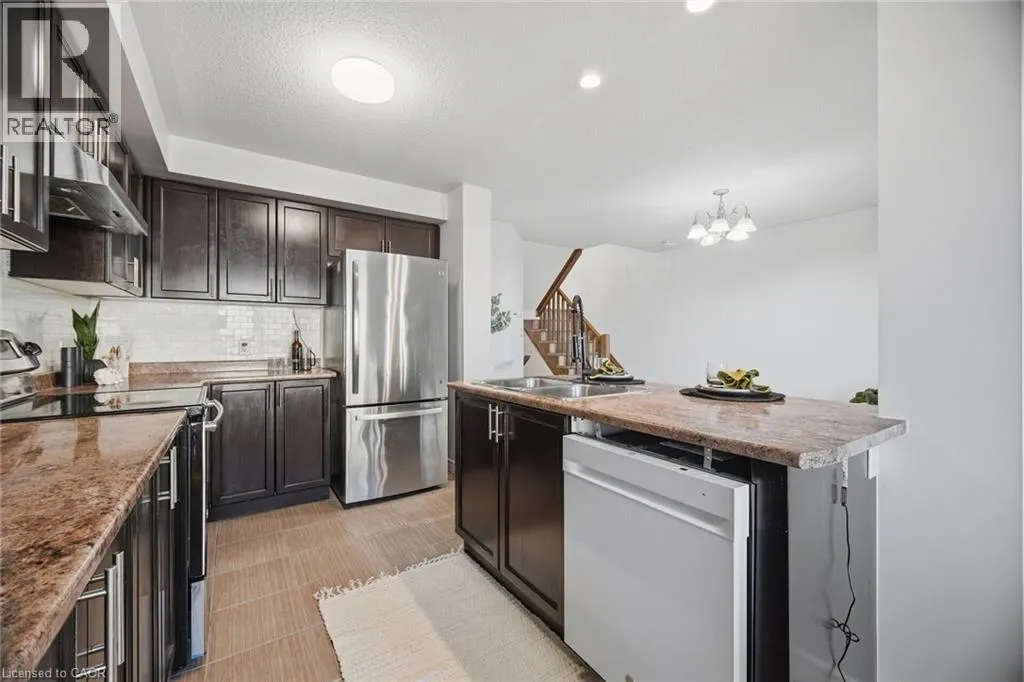 98 BLOOM Crescent
