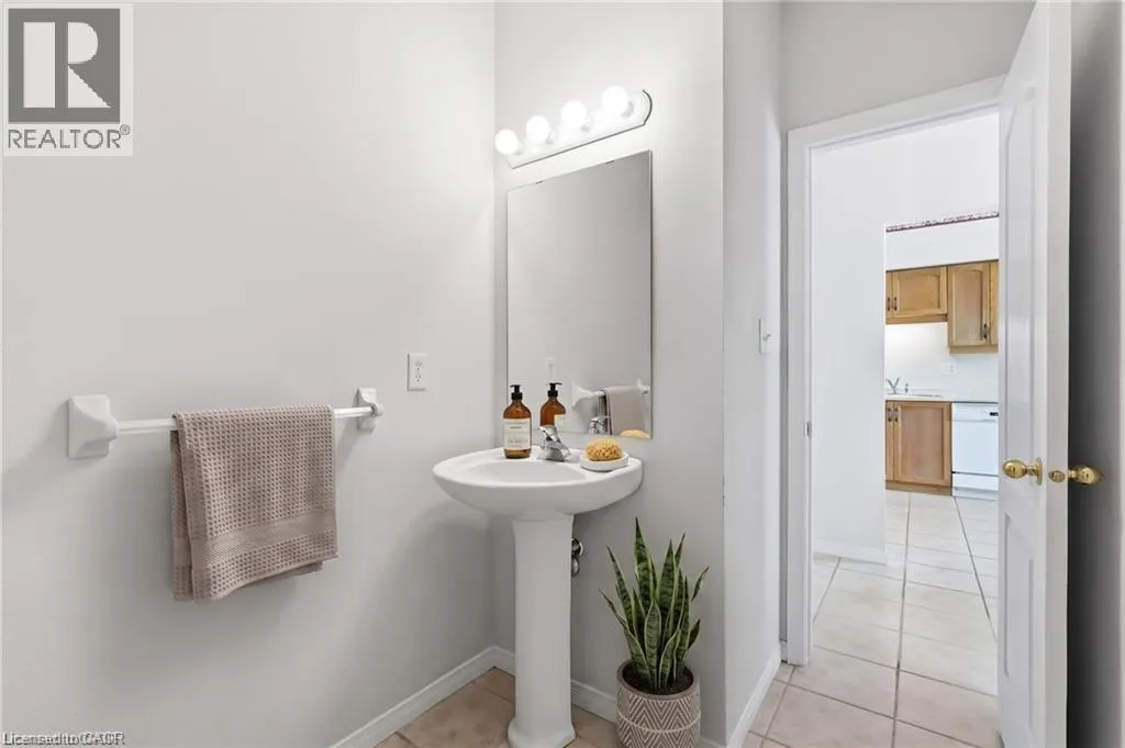 212 STONEHENGE Drive Unit# 41 #41