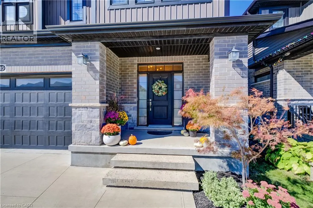 35 GREYHAWK Street