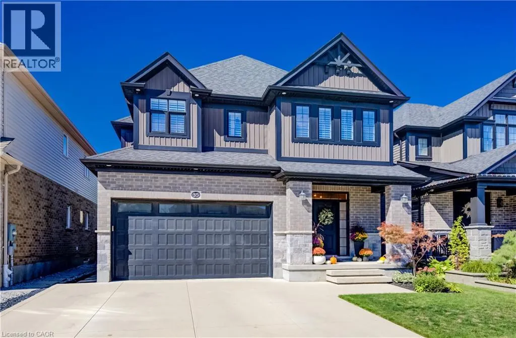 35 GREYHAWK Street