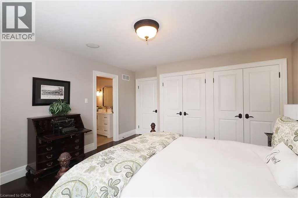 585 KIWANIS PARK Drive
