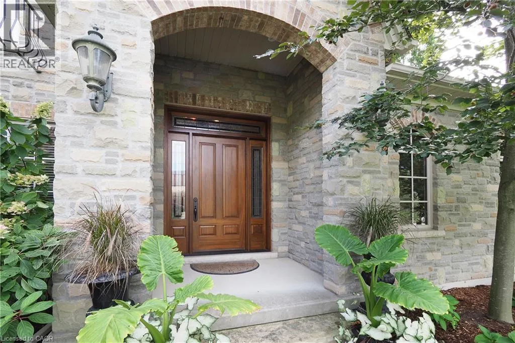 585 KIWANIS PARK Drive