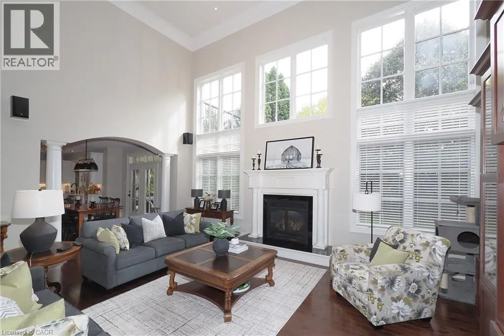 585 KIWANIS PARK Drive
