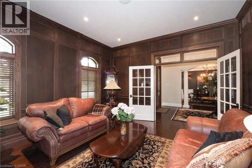 585 KIWANIS PARK Drive