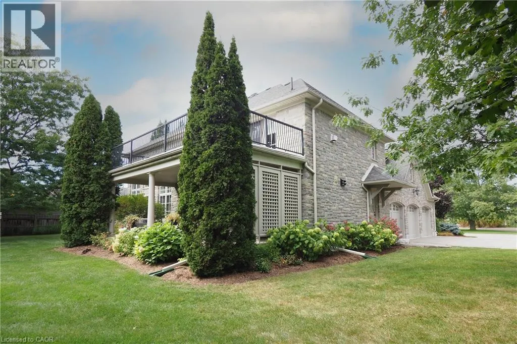 585 KIWANIS PARK Drive