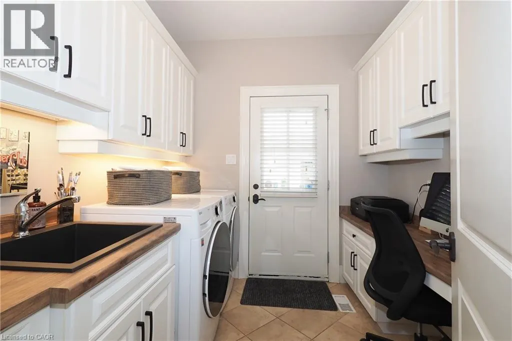 585 KIWANIS PARK Drive