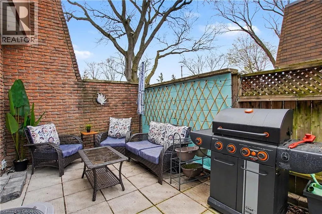 661 FRANCIS Road Unit# 4 #4