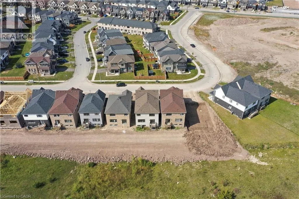 166 AVIRON Crescent