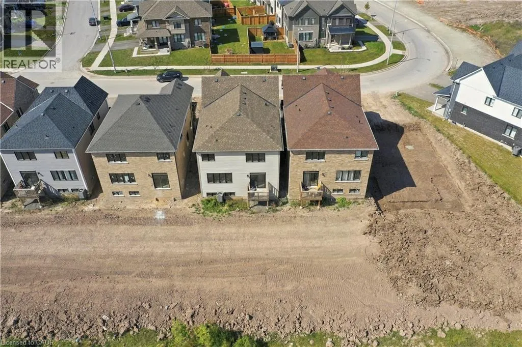 166 AVIRON Crescent