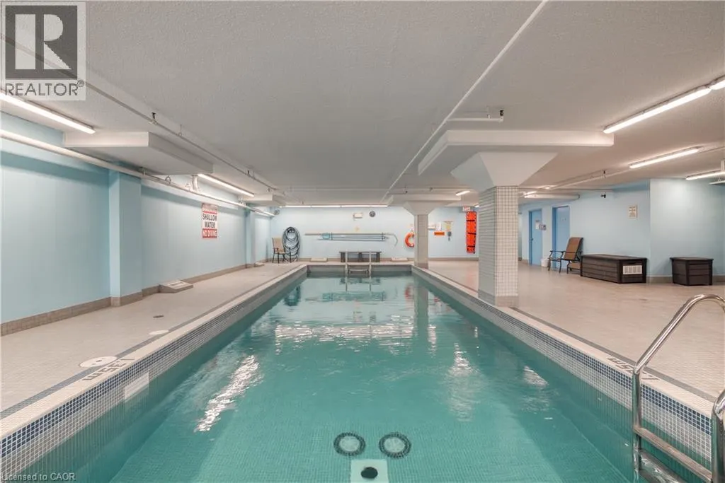 237 KING Street W Unit# 402 #402