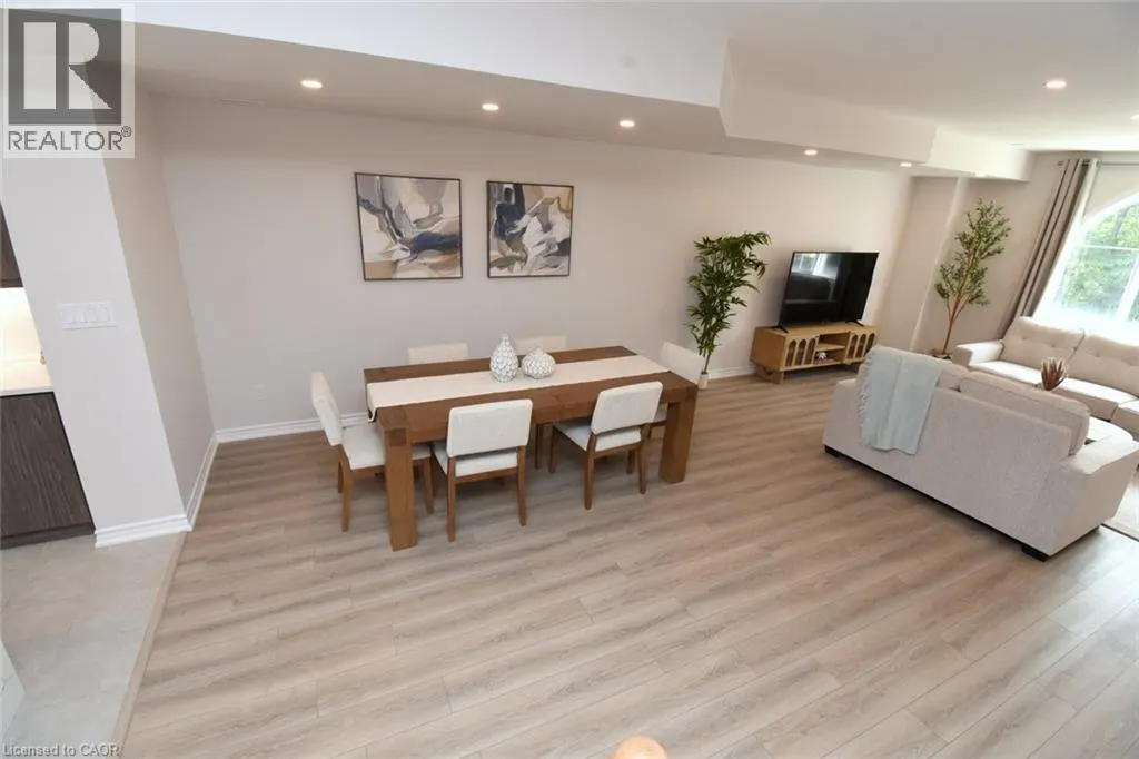 677 PARK Road N Unit# 2 #2