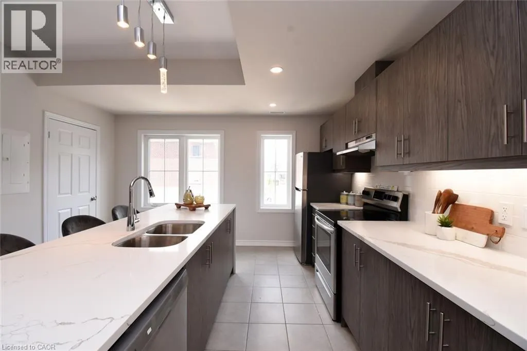 677 PARK Road N Unit# 2 #2