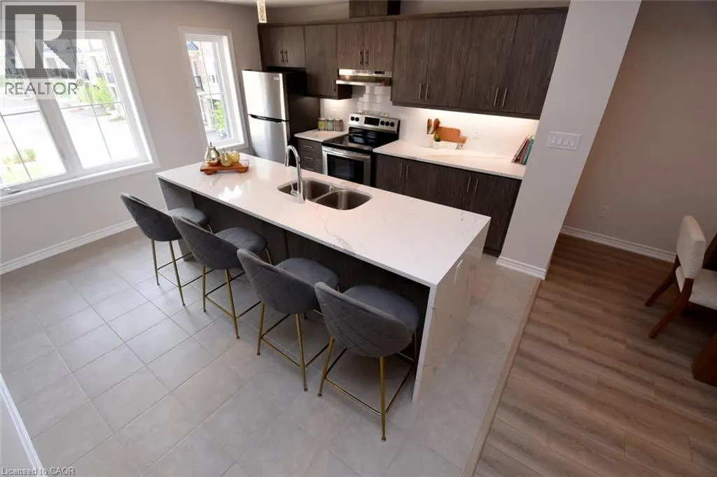 677 PARK Road N Unit# 2 #2