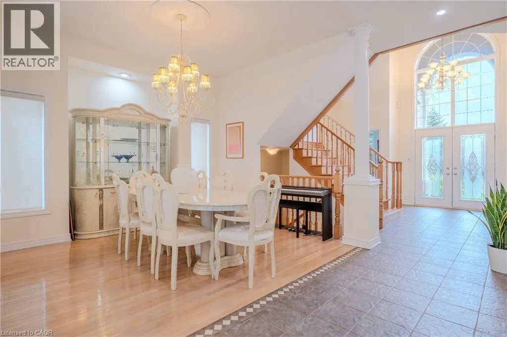 79 MOORLAND Crescent