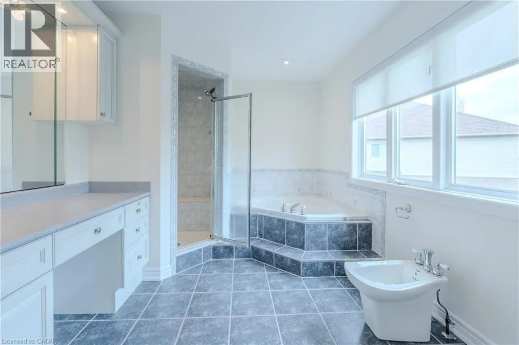 79 MOORLAND Crescent