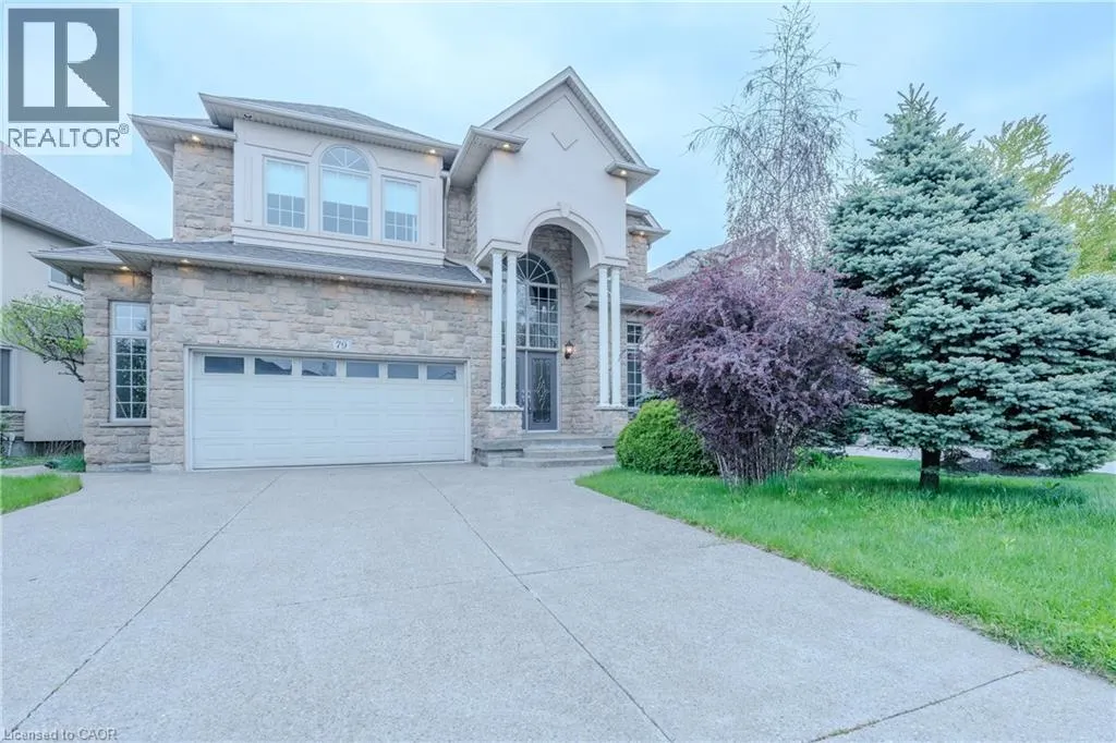 79 MOORLAND Crescent