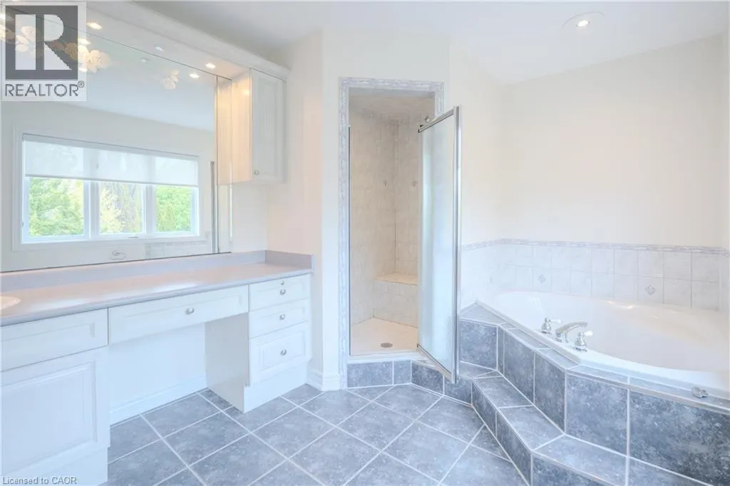 79 MOORLAND Crescent