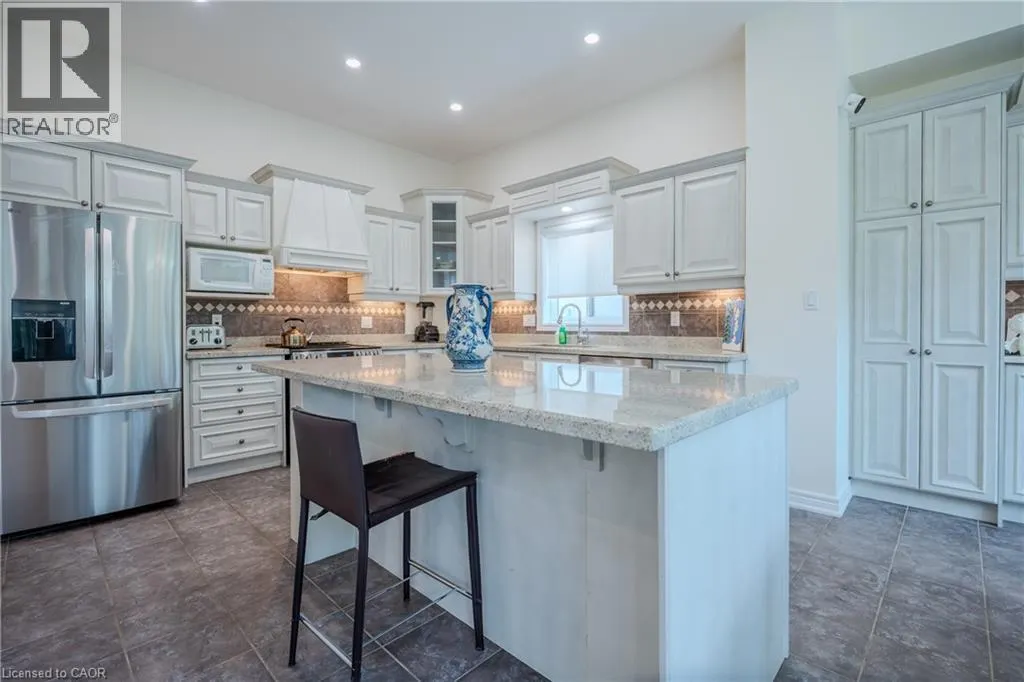 79 MOORLAND Crescent
