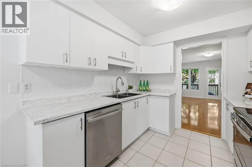 705 CUMBERLAND Avenue Unit# 11 #11