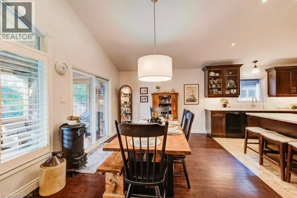 27 CORAL GABLES Crescent