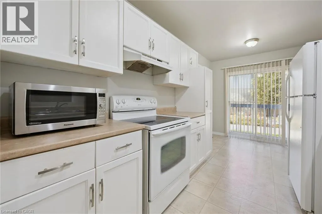 512 THORNDALE Drive