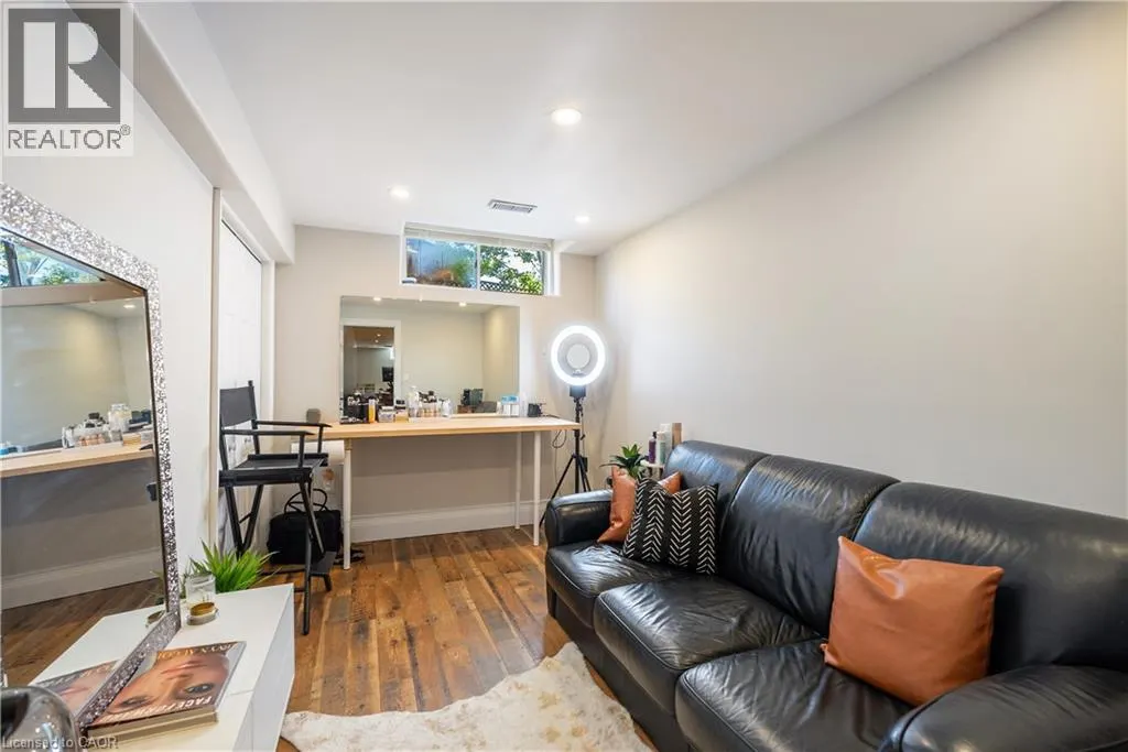 46 SEA BREEZE Drive