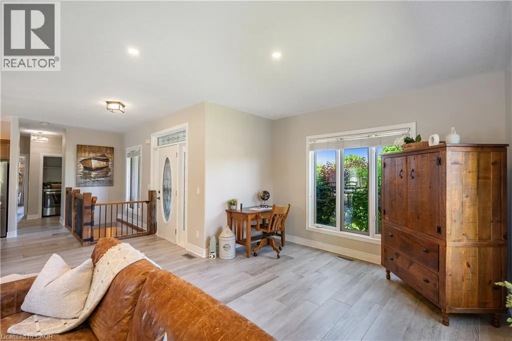 46 SEA BREEZE Drive