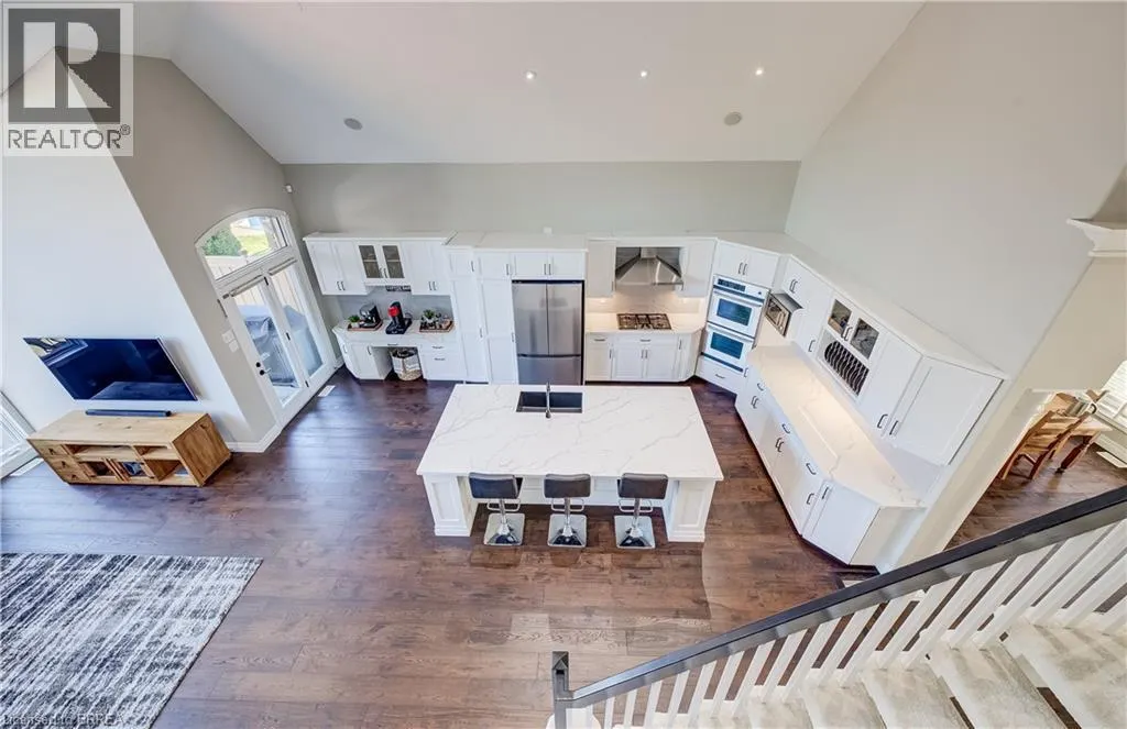 4 LAWREN S HARRIS Drive
