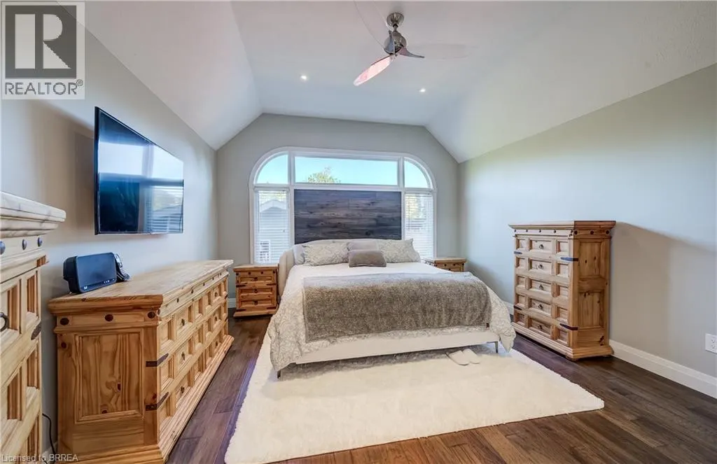 4 LAWREN S HARRIS Drive