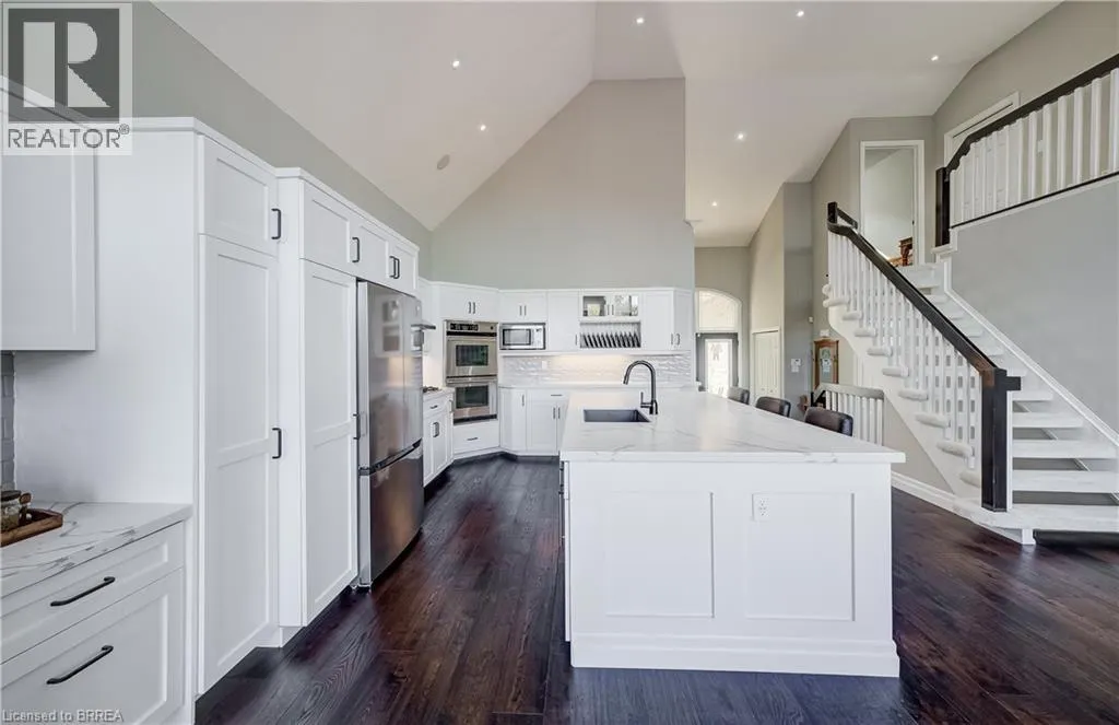 4 LAWREN S HARRIS Drive